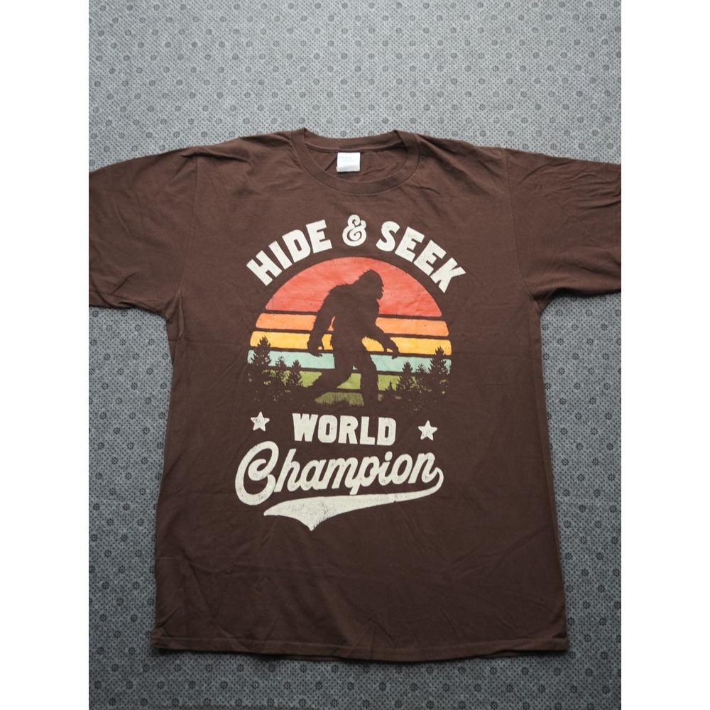 Bigfoot Hide and Seek World Champion T-Shirt Brown Size L Retro Sasquatch Sunset